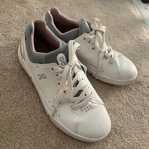 On The Roger Advantage all day white court shoe sneaker  7